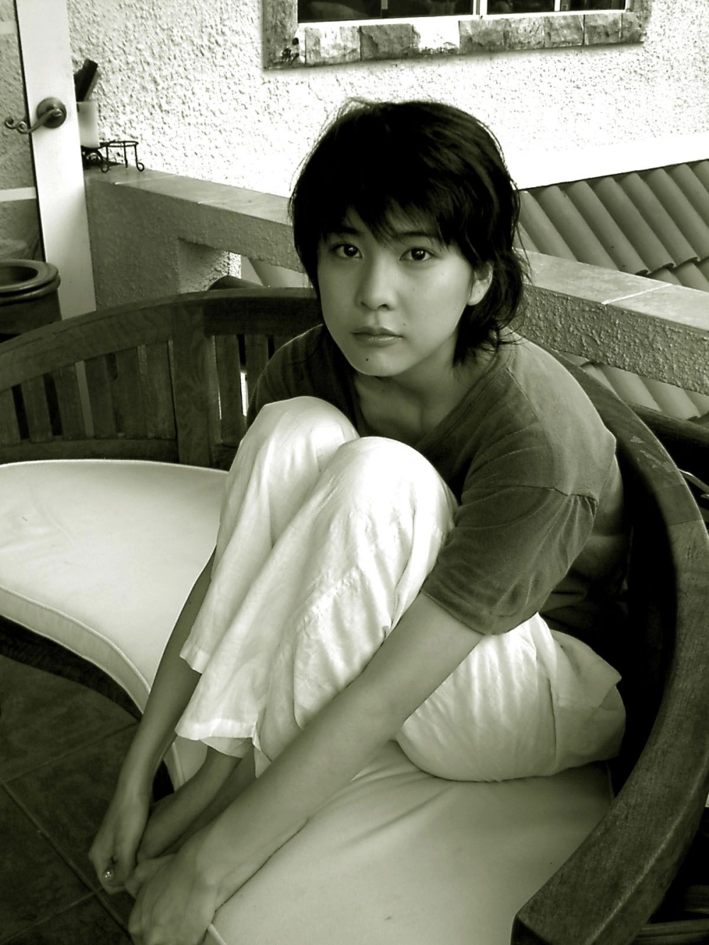 Yuko Takeuchi's subtle gaze holds deep temptation 