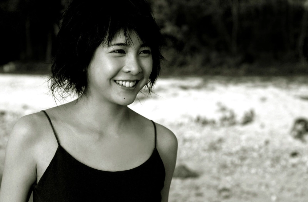 That irresistible grace unique to the stunning Yuko Takeuchi 