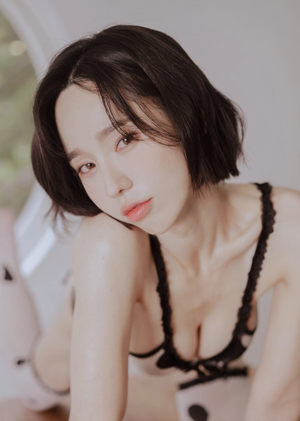 Yunha beauty that captures every gaze