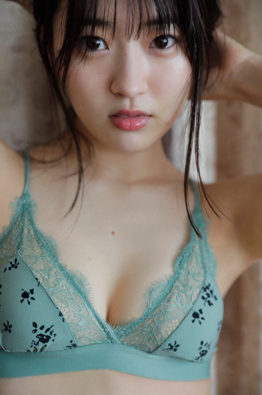 Her beauty is a sweet fire Yuri Yoshinaga