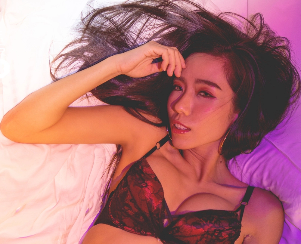 Yuting – The rising Taiwanese beauty capturing hearts