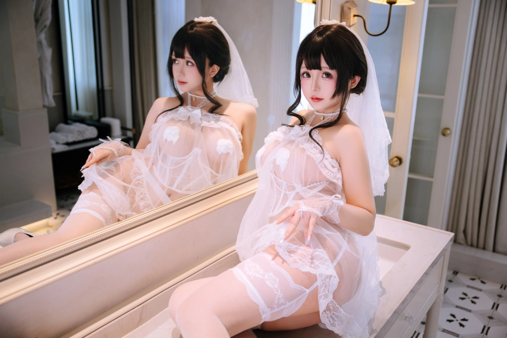 Yuuhui's breathtakingly sexy wedding dress collection
