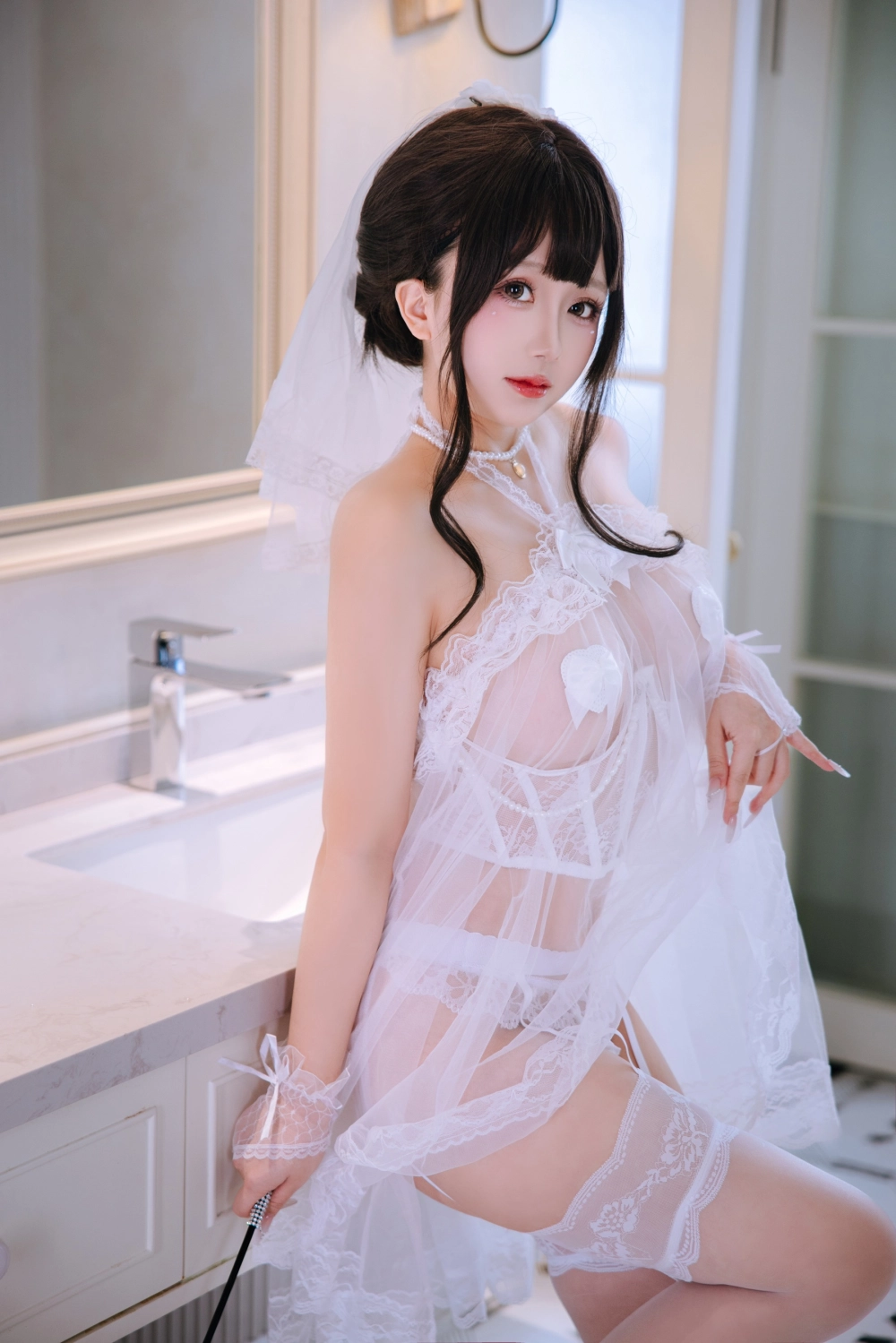 The mesmerizing presence of yuuhui