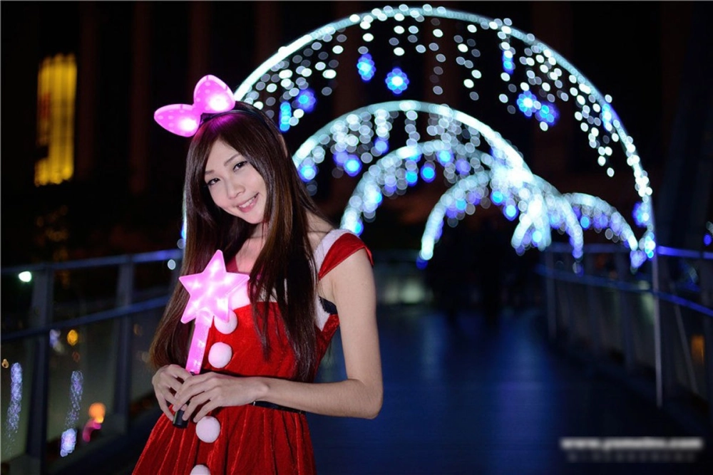 The fierce confidence of the lovely Zhang Yazhu is evident