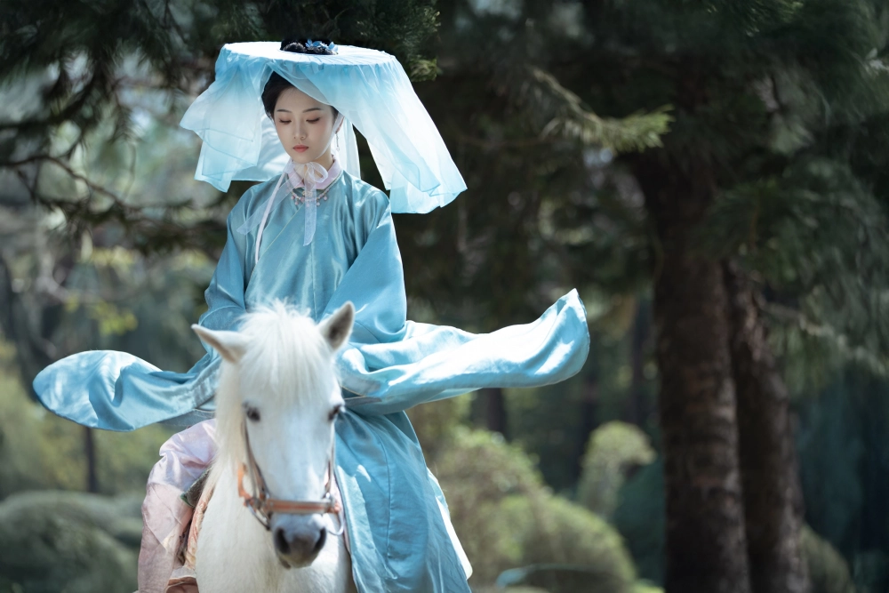 Zhizhi Qi in a soft, natural light