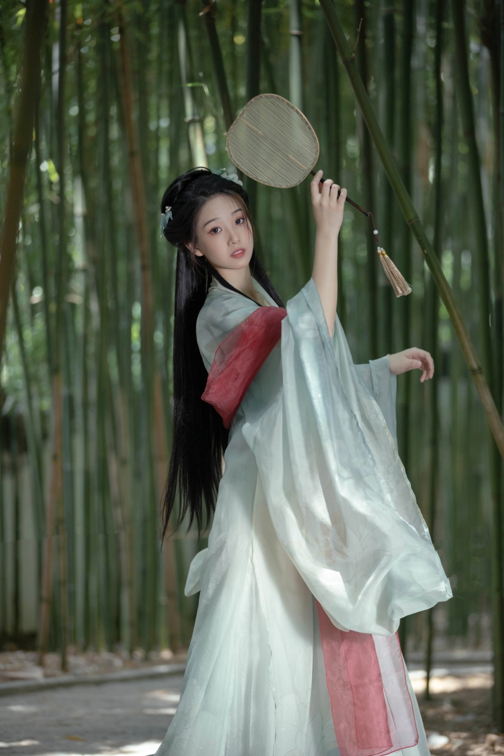 Zhizhi Qi looking like a classical muse