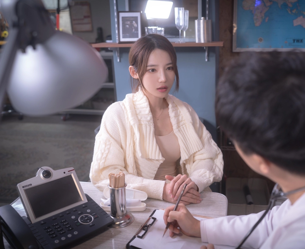 Alas captivating mood framed by gentle elegance