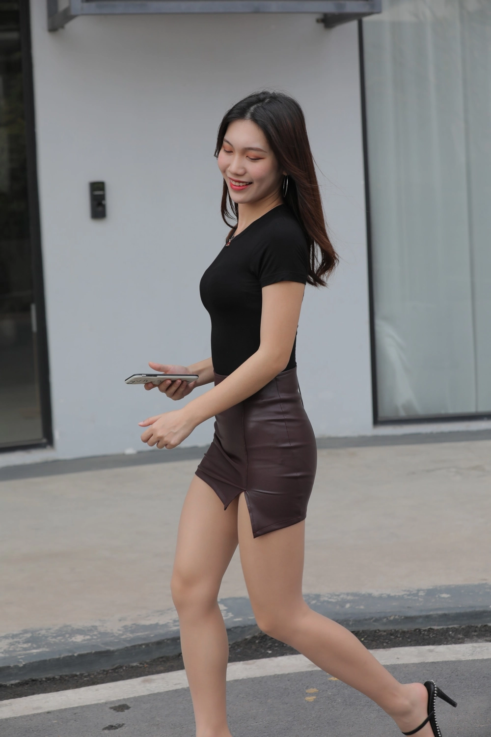 Anonymous charms through graceful hidden allure