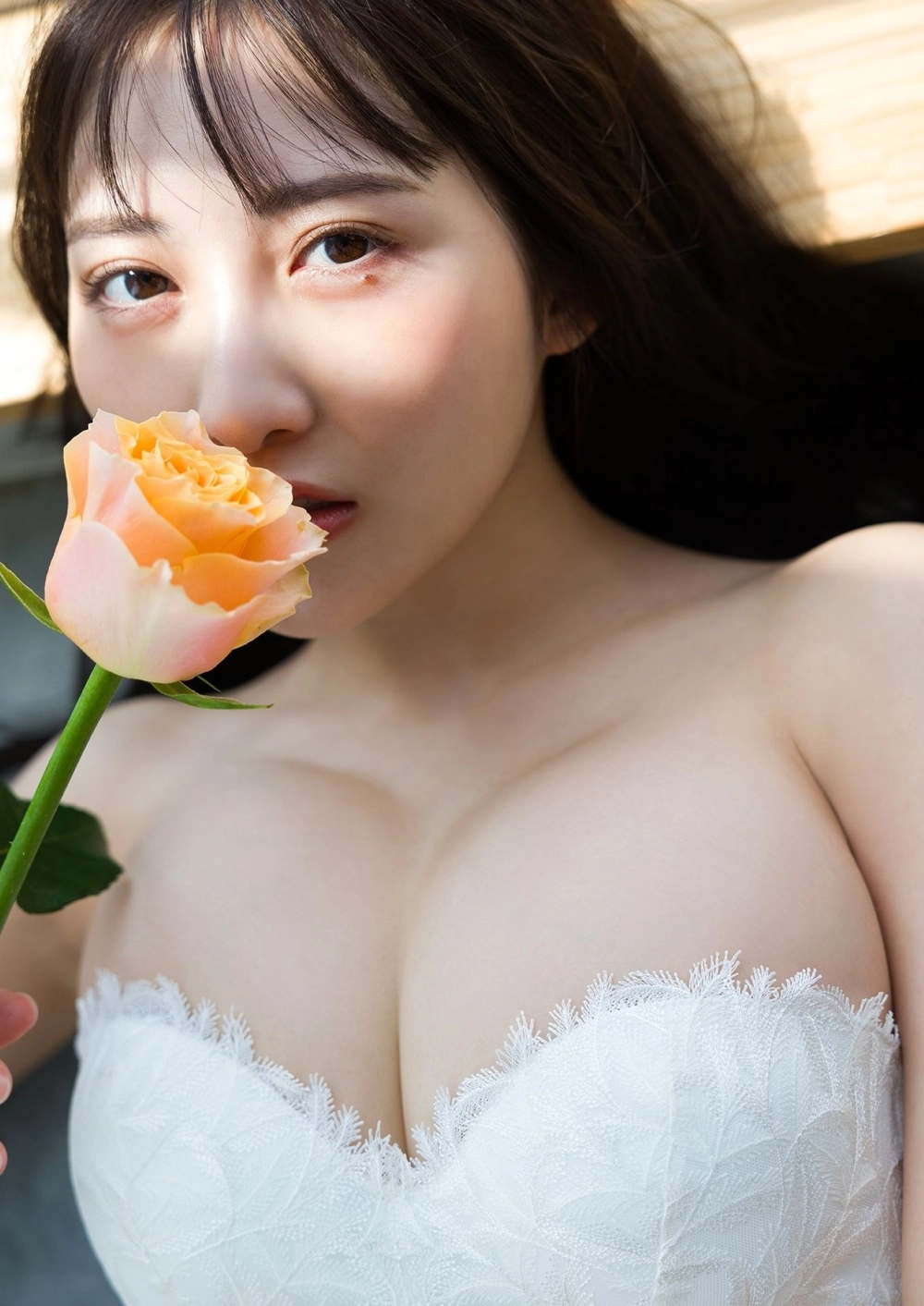 Risa Tsuji delicate beauty blended with bold temptation