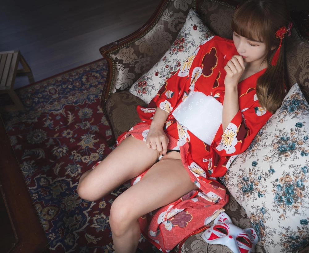 Rua gentle charm carries a quiet seductive tone