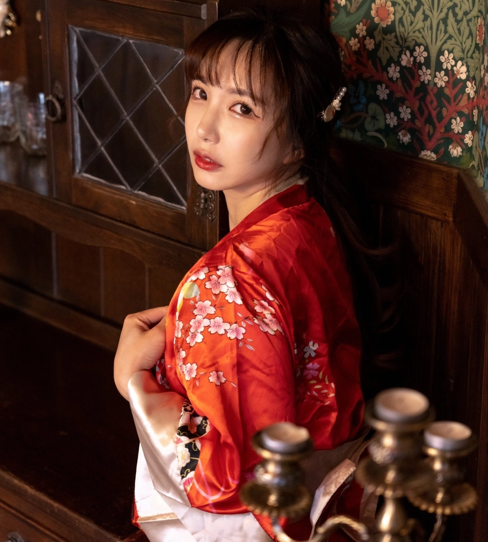 Rua understated allure speaks without words