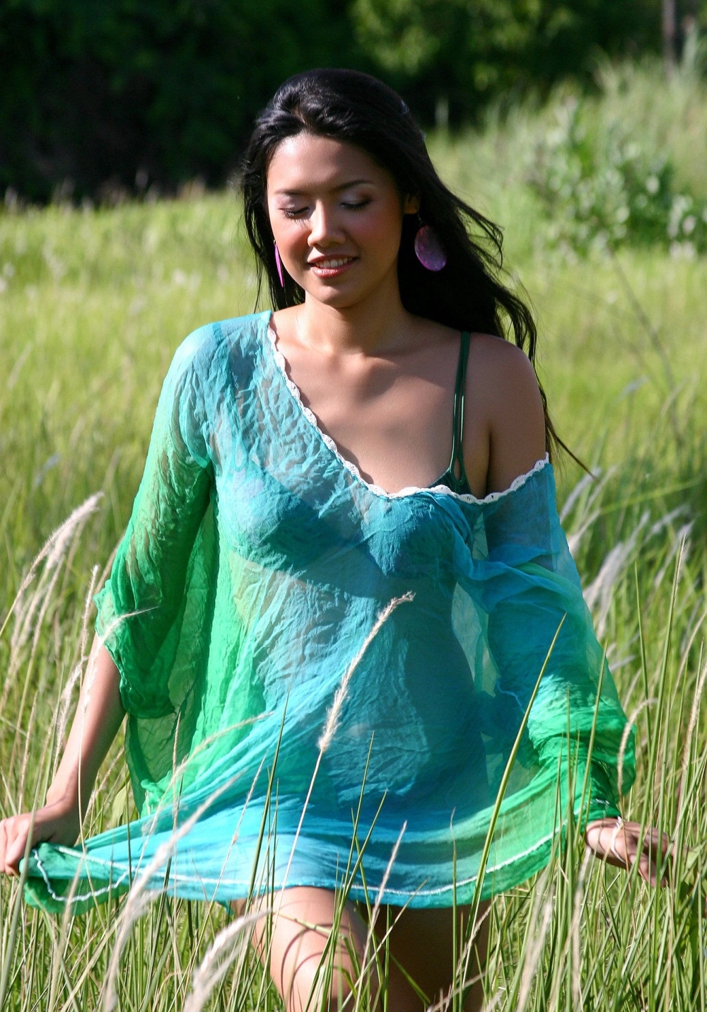 Siriprapa Tung radiates soft sensual confidence