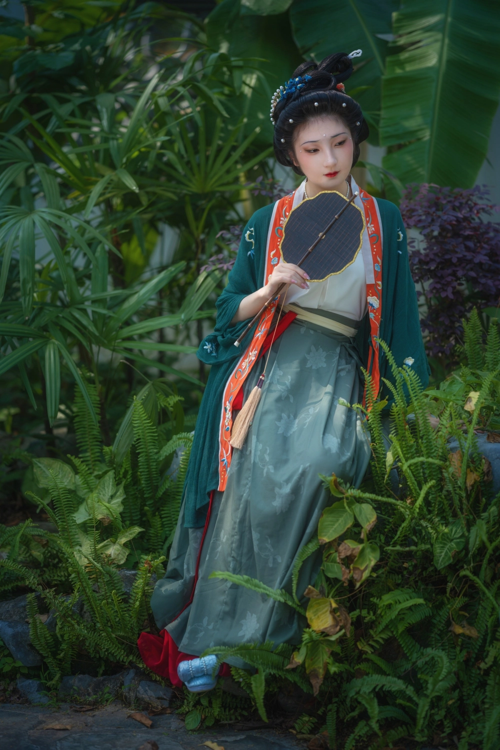 Boob curves express refined sensual beauty