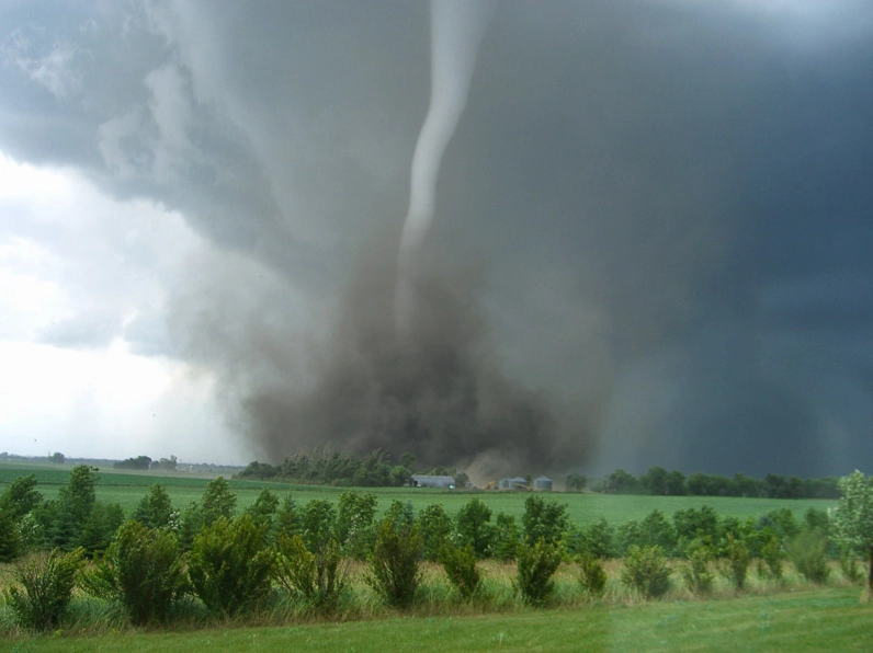 A supercell thunderstorm with a rotating mesocyclone