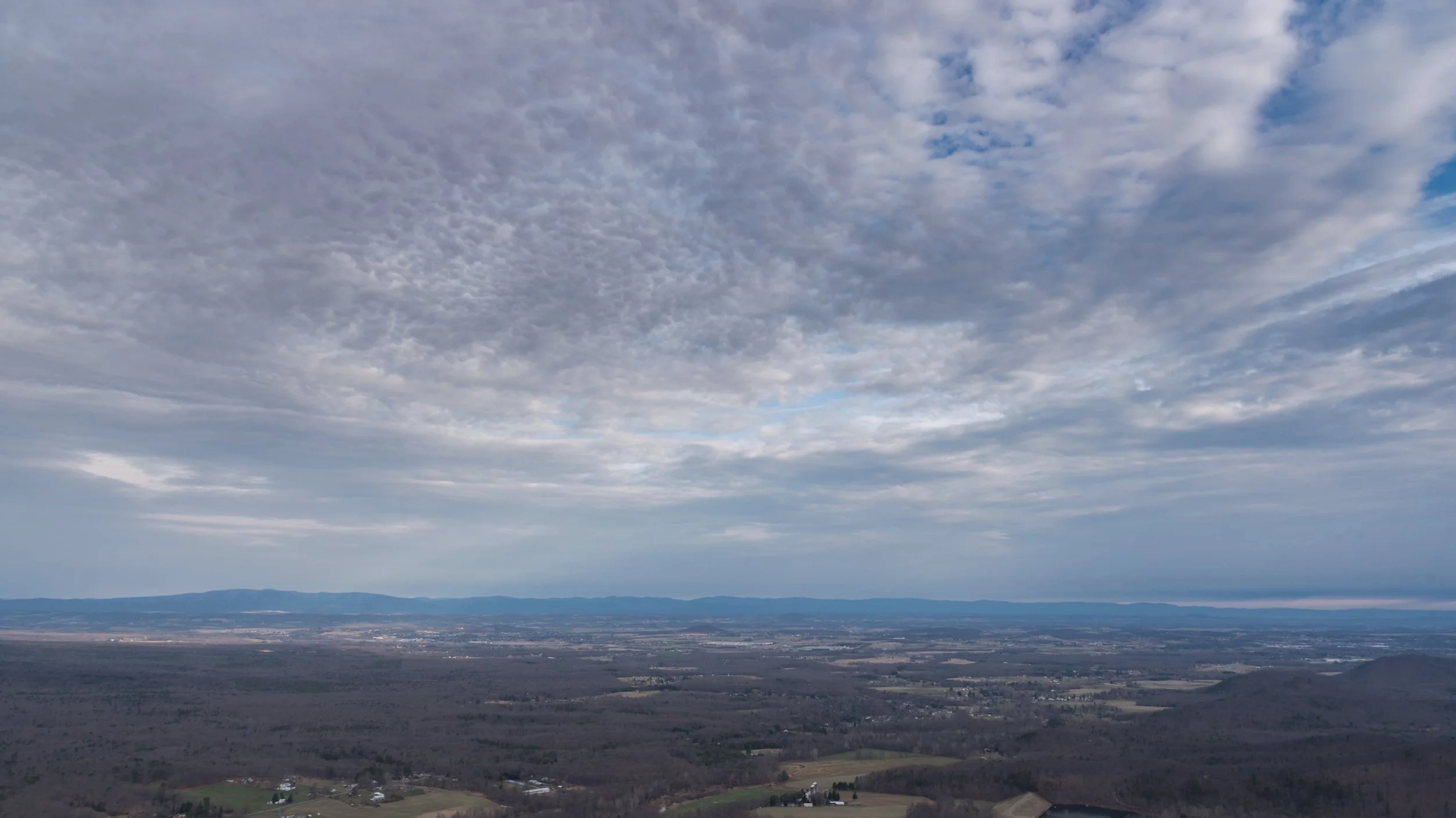 Altocumulus stratiformis mamma cloud formation