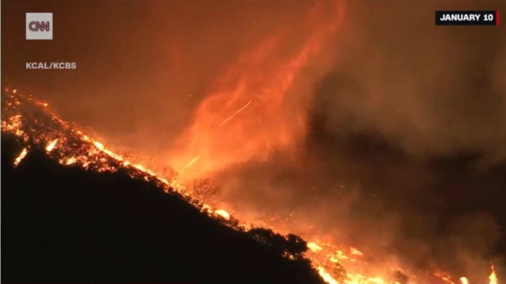 Comparison of fire whirls and tornadoes, highlighting key differences