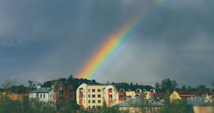 Diagram illustrating the causes of a primary rainbow