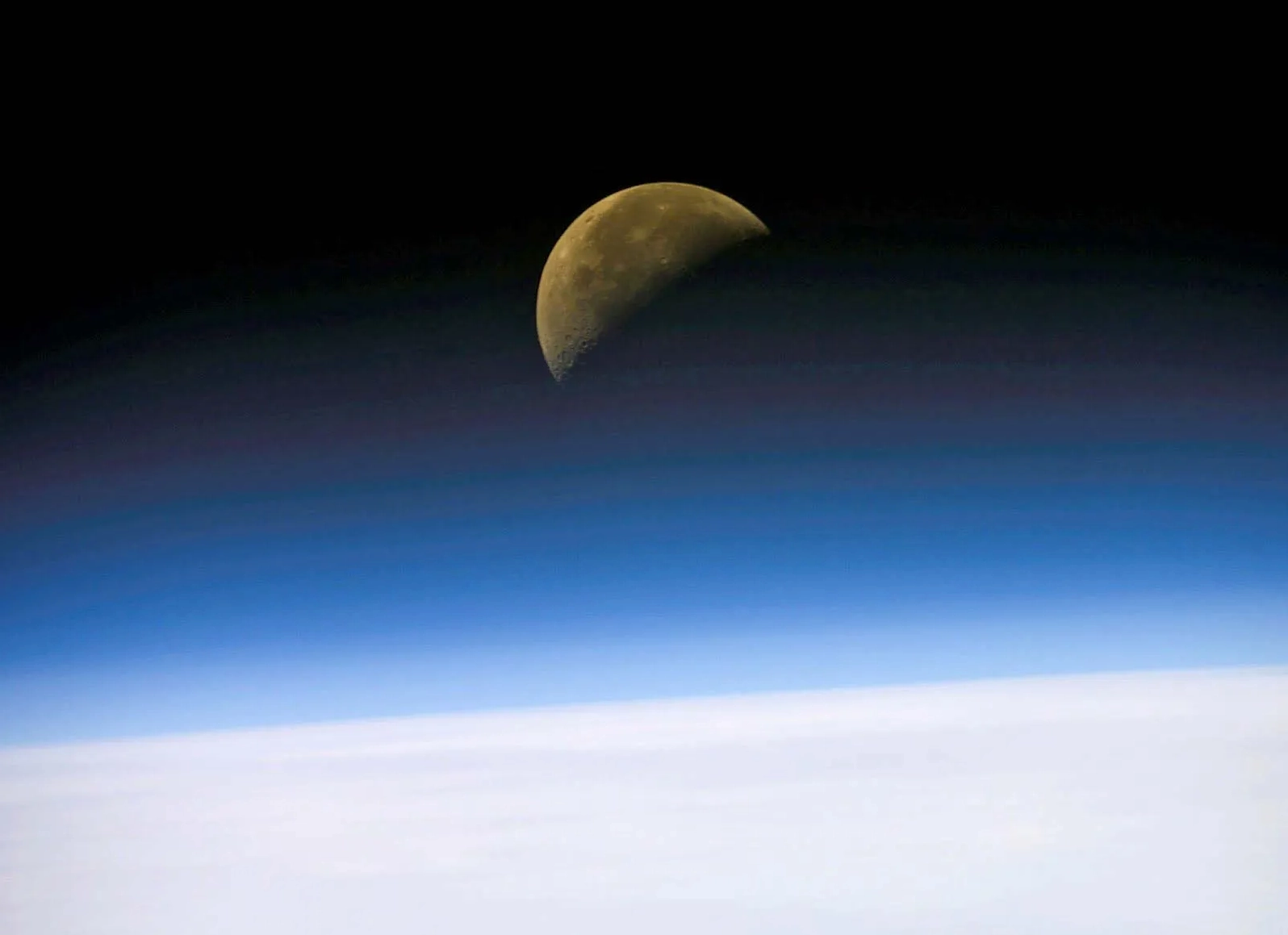 Vibrant airglow phenomena observed from the International Space Station