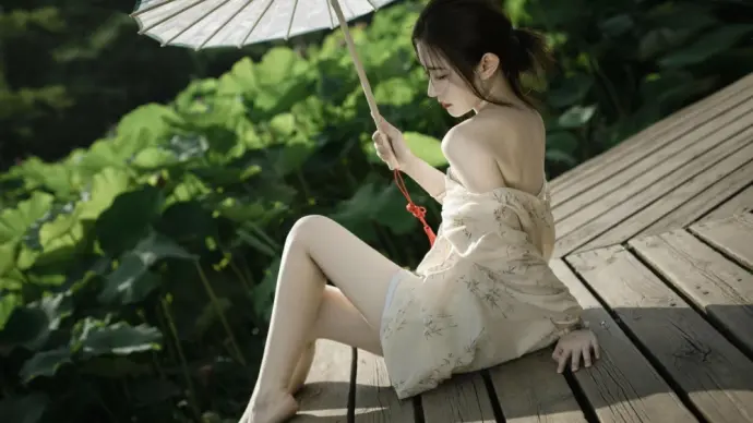 Natural beauty - Cocoa's captivating outside photoshoot