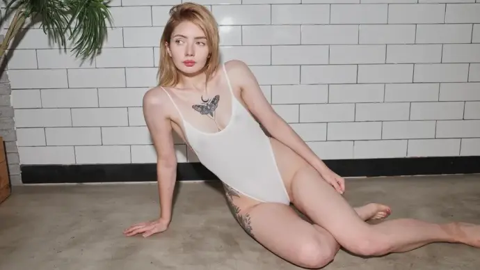 G.no lingerie photo shocks fans with bold revelation