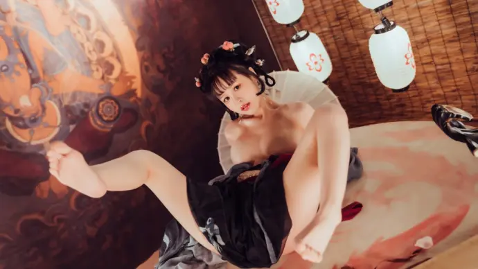 Halo Cub - A touch of classical sexy elegance