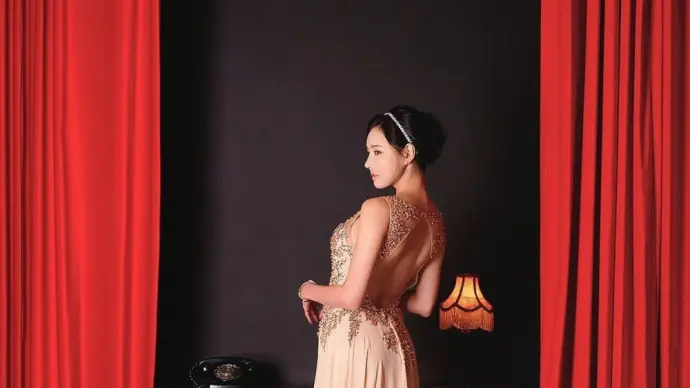 Han Jiaen photo collection reveals her timeless beauty