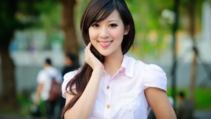 Han Yujie leaves fans breathless with her flawless beauty