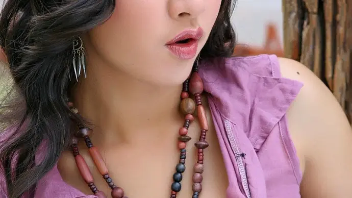 Jasmine Wang turns heads with fashion photos in Bangkok