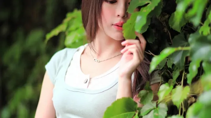 Julie Zhang – The stunning beauty of Thailand revealed