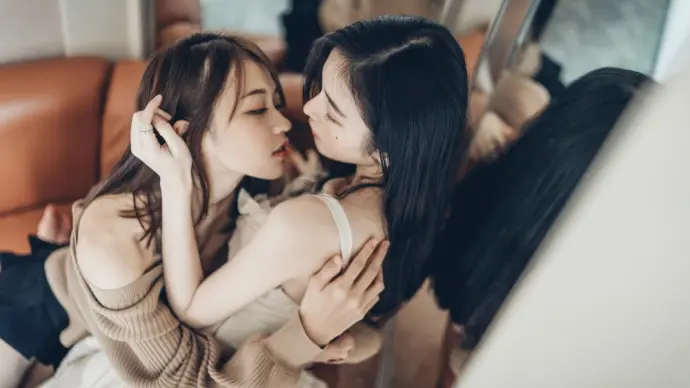 JVID Yanyan's Captivating Sister Photoset