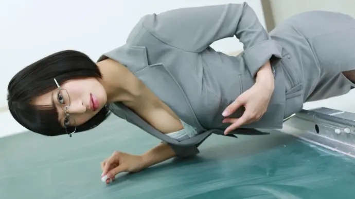 The captivating elegance of Japanese model Kuramochi Yuka