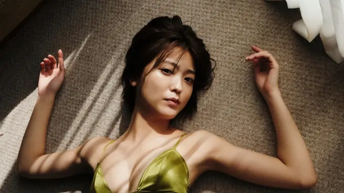Discover Mio Kudo dazzling beauty and sensual aura