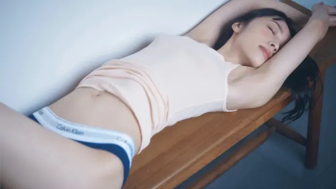 Stunning Misaki Jinbu captivates fans with hot images
