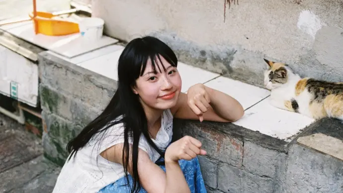 Nian Zi's thoughtful and serene outdoor photos