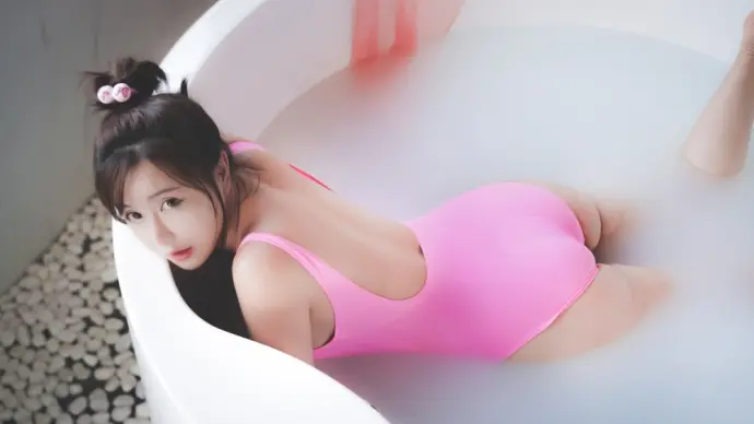 Stunning Ryu Ji Hye photo captures her radiant charm