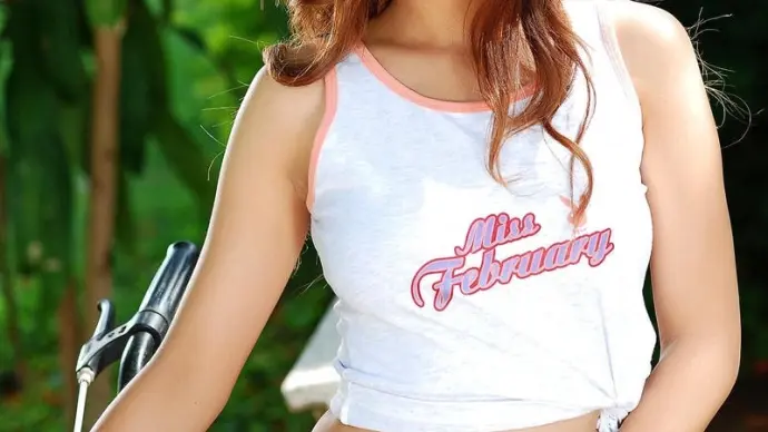 Explore Thailand with Veranda Wei, beautiful girls inside