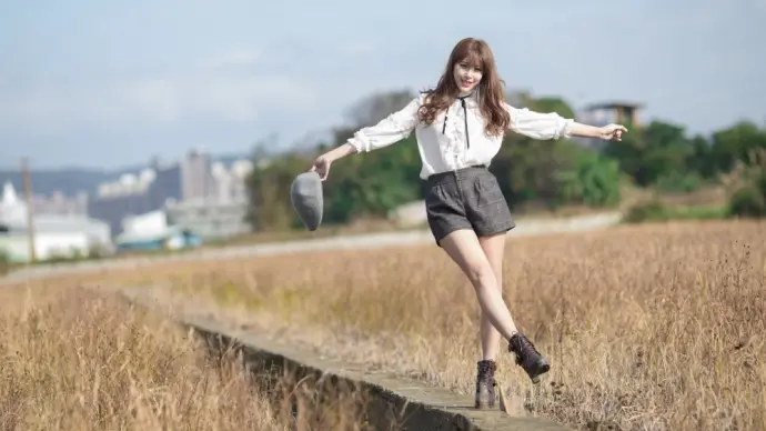 Discover Wu Yuqi’s irresistible charm in new photos