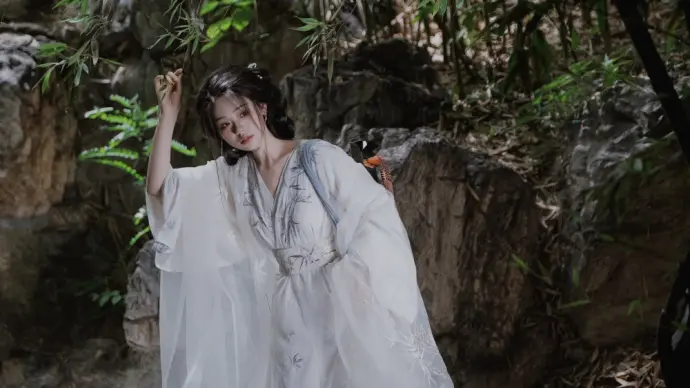 Yaoyao Taiwan beauty glowing with sensual elegance