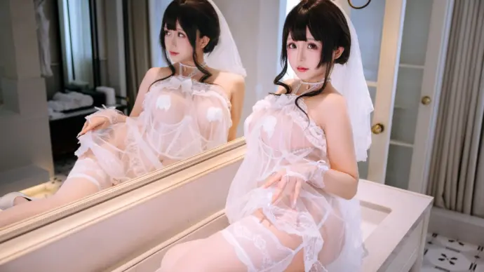 Yuuhui's breathtakingly sexy wedding dress collection