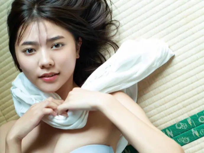 Mesmerizing photos of Asuka Kawazu trending worldwide