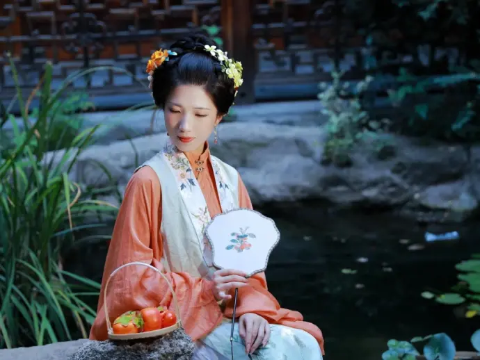 Bie Qiuyue - Her stunning outdoor photo set gallery