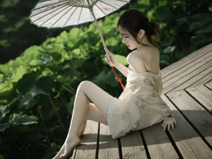 Natural beauty - Cocoa's captivating outside photoshoot