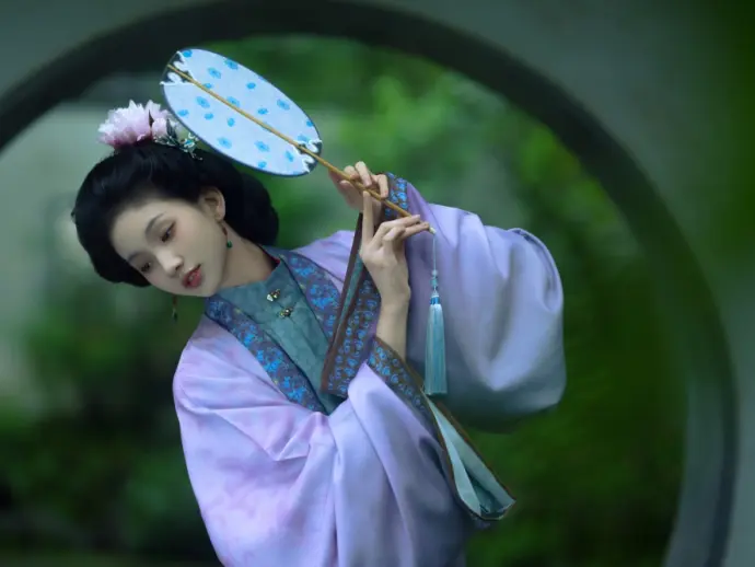 The artistic sexy classical photo gallery of Er Yi Zhi