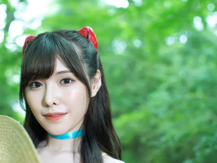 See how Hashimoto Yuri redefines Japanese sensual elegance