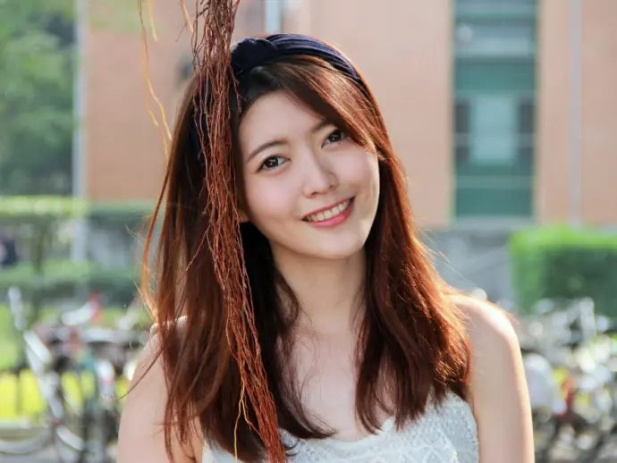 Huang Pinxuan redefines allure with every breathtaking pose