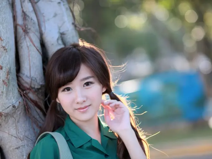 Li Sixian stuns fans with flawless beauty and soft allure