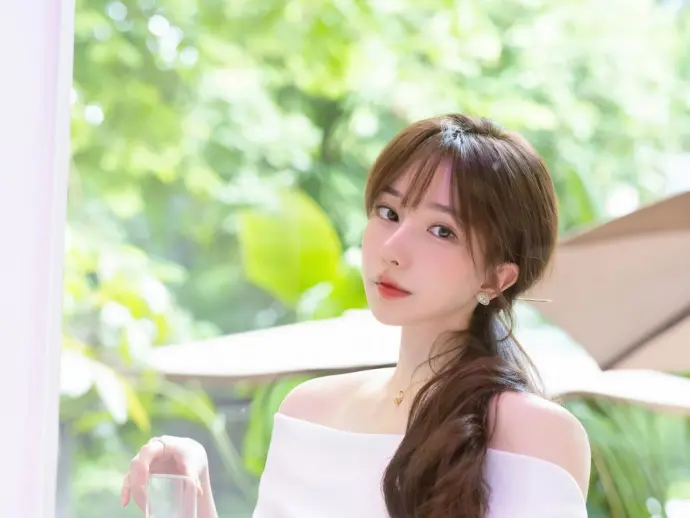 Liu Yining - Her most captivating pictures revealed
