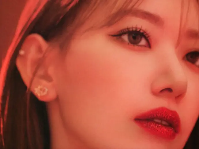 Miyawaki Sakura charms everyone with her hot visuals