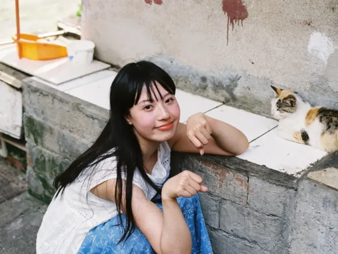 Nian Zi's thoughtful and serene outdoor photos