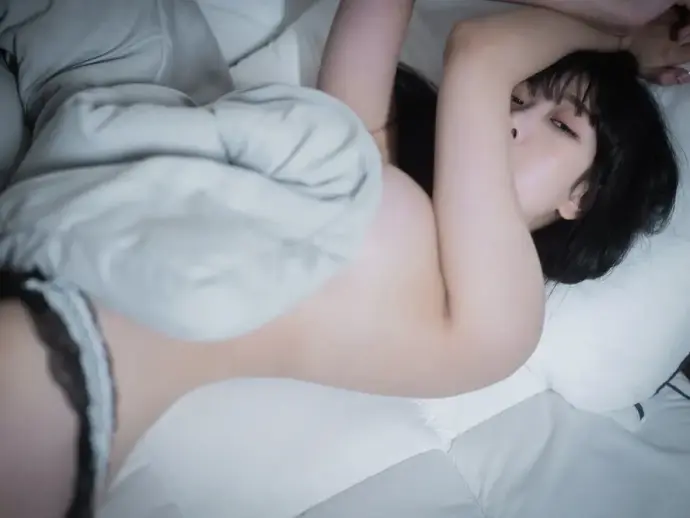 Shany lingerie photo reveals bold elegance and charm